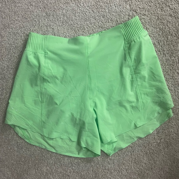 SPECIAL EDITION Lululemon Hotty Hot High-Rise Short 4” - Picture 2 of 4
